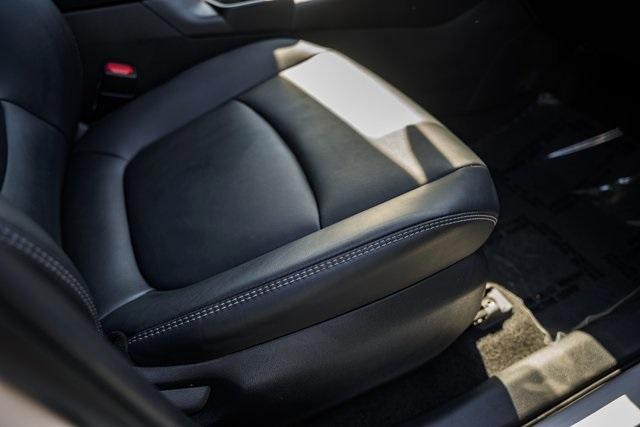 Photo of 2021 Blizzard Pearl Toyota RAV4