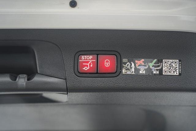 Photo of 2026 Polar White Mercedes-Benz GLS 450