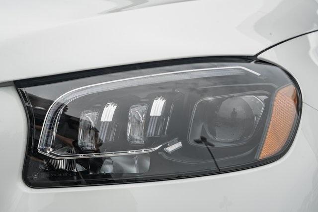 Photo of 2026 Polar White Mercedes-Benz GLS 450
