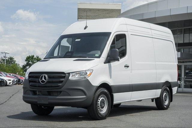 Photo of 2025 Arctic White Mercedes-Benz Sprinter 2500