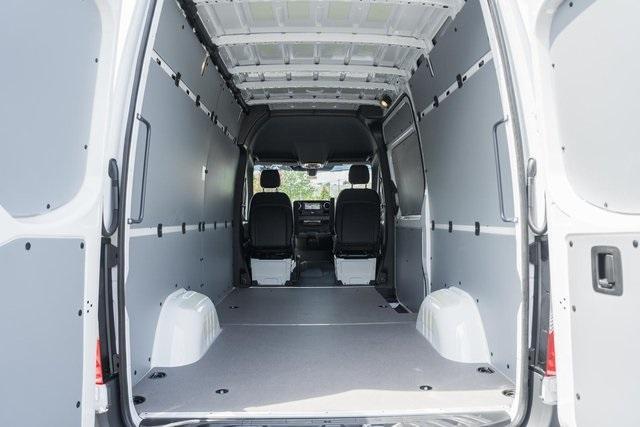 Photo of 2025 Arctic White Mercedes-Benz Sprinter 2500