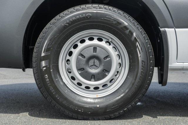 Photo of 2025 Arctic White Mercedes-Benz Sprinter 2500