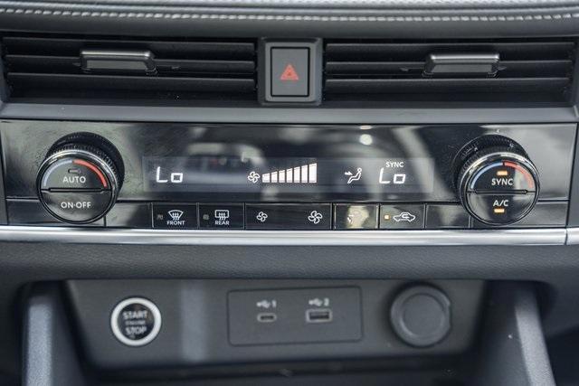 Photo of 2023 Caspian Blue Nissan Rogue