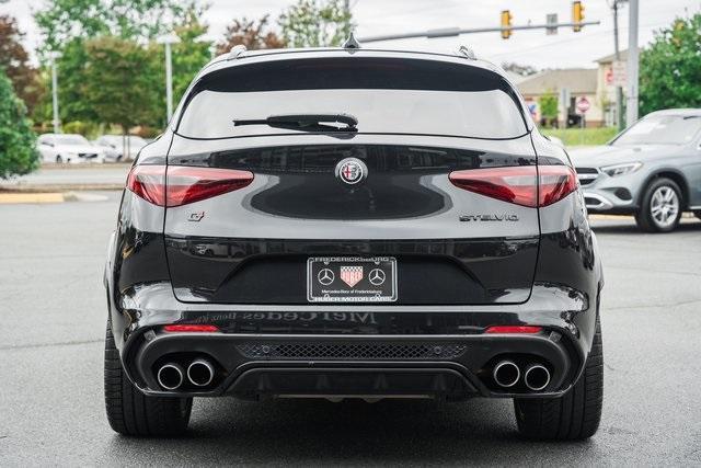 Photo of 2023 Vulcano Black Metallic Alfa Romeo Stelvio