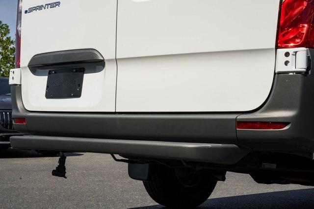 Photo of 2024 Arctic White Mercedes-Benz eSprinter 2500