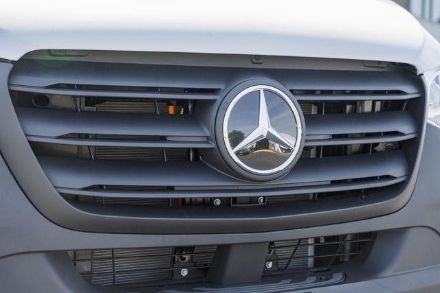 Photo of 2024 Arctic White Mercedes-Benz eSprinter 2500