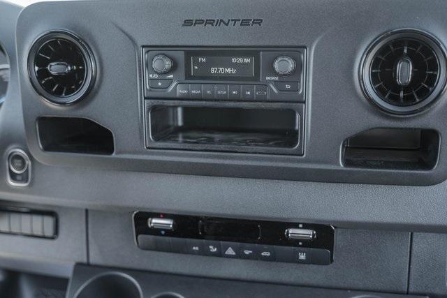 Photo of 2024 Arctic White Mercedes-Benz eSprinter 2500