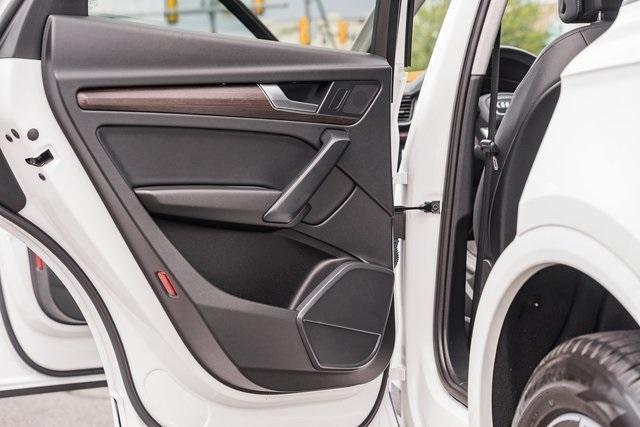 Photo of 2022 Ibis White Audi Q5