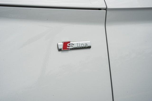 Photo of 2022 Ibis White Audi Q5