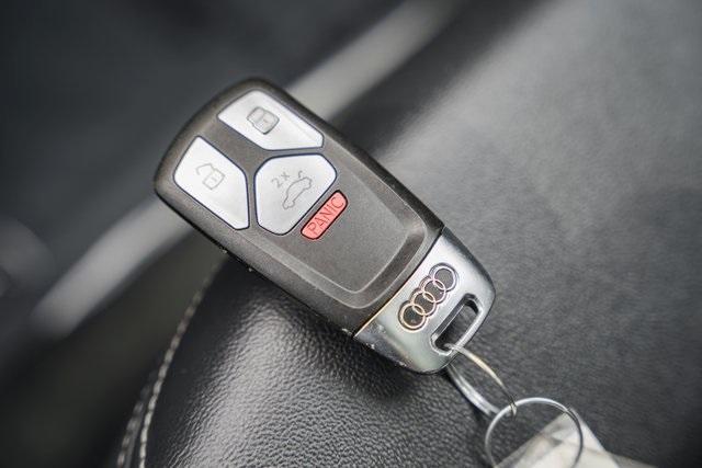 Photo of 2022 Ibis White Audi Q5