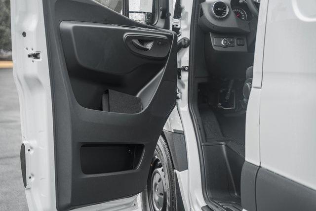 Photo of 2025 Arctic White Mercedes-Benz Sprinter 2500