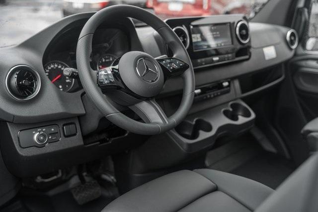 Photo of 2025 Arctic White Mercedes-Benz Sprinter 2500