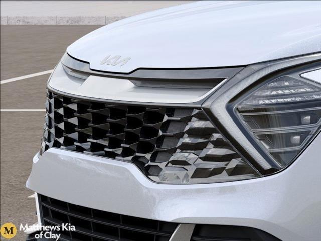 Photo of 2025 Glacial White Pearl Kia Sportage