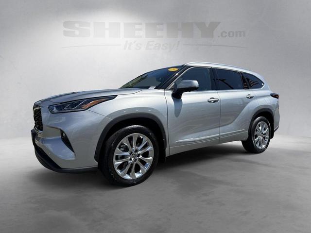Photo of 2025 Celestial Silver Metallic Toyota Highlander