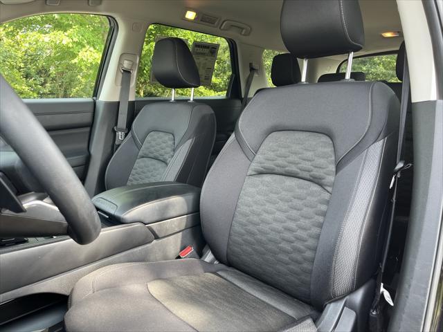 Photo of 2023 Super Black Nissan Pathfinder