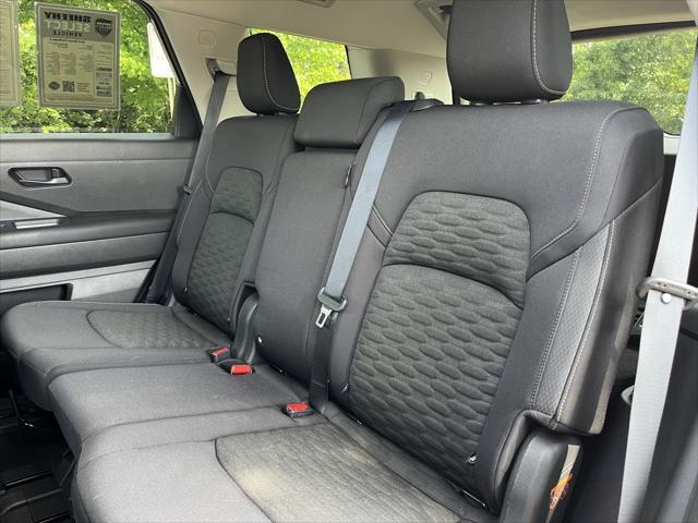 Photo of 2023 Super Black Nissan Pathfinder