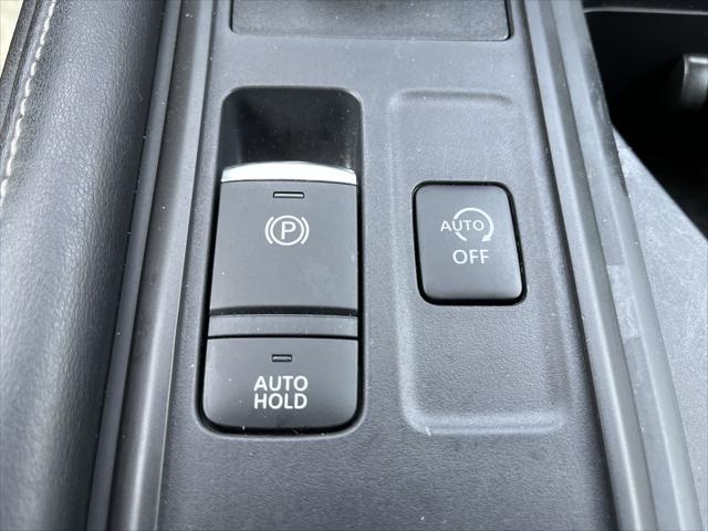 Photo of 2023 Super Black Nissan Pathfinder