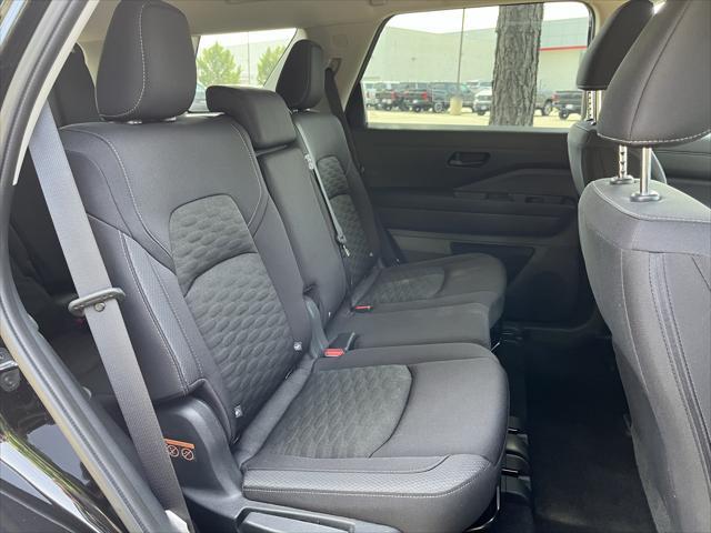 Photo of 2023 Super Black Nissan Pathfinder
