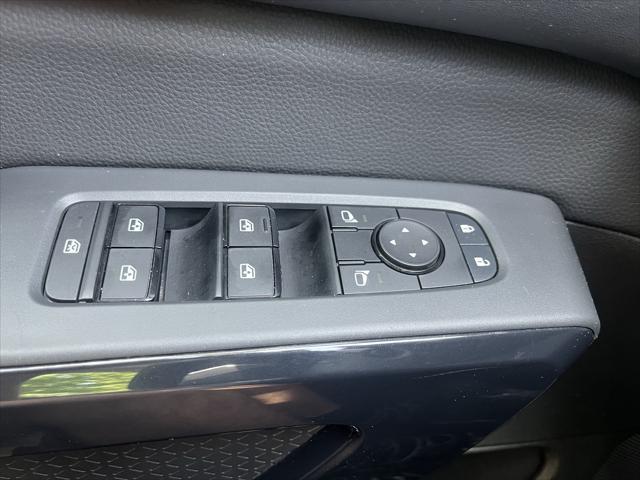 Photo of 2023 Super Black Nissan Pathfinder