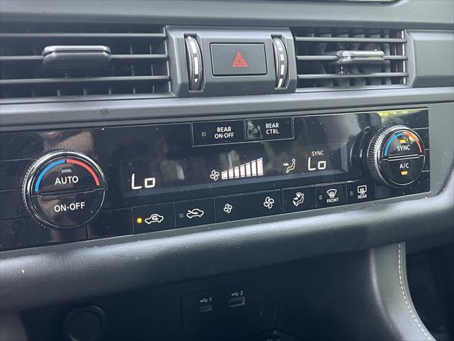 Photo of 2023 Super Black Nissan Pathfinder