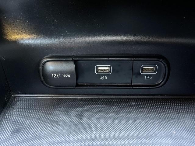 Photo of 2023 Glacial White Pearl Kia K5