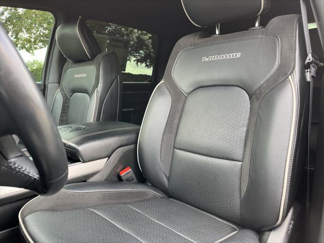 Photo of 2023 Diamond Black Crystal Pearlcoat RAM 1500