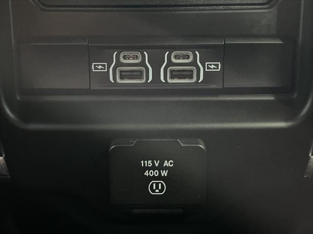 Photo of 2023 Diamond Black Crystal Pearlcoat RAM 1500