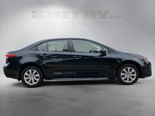 Photo of 2022 Black Sand Pearl Toyota Corolla