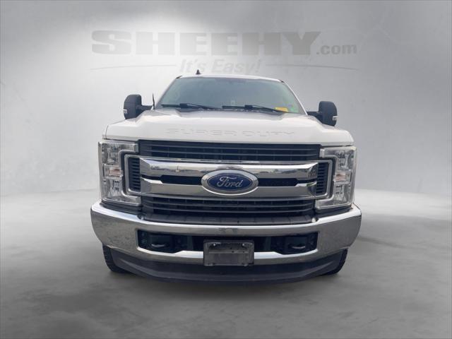 Photo of 2019 Oxford White Ford F-250