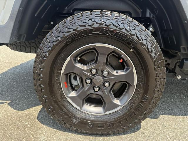 Photo of 2022 Sting-Gray Clearcoat Jeep Gladiator