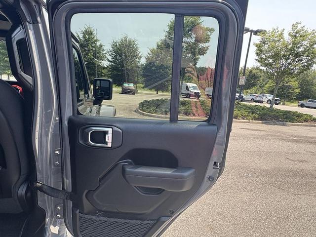 Photo of 2022 Sting-Gray Clearcoat Jeep Gladiator