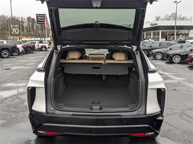 Photo of 2024 Crystal White Tricoat Cadillac LYRIQ