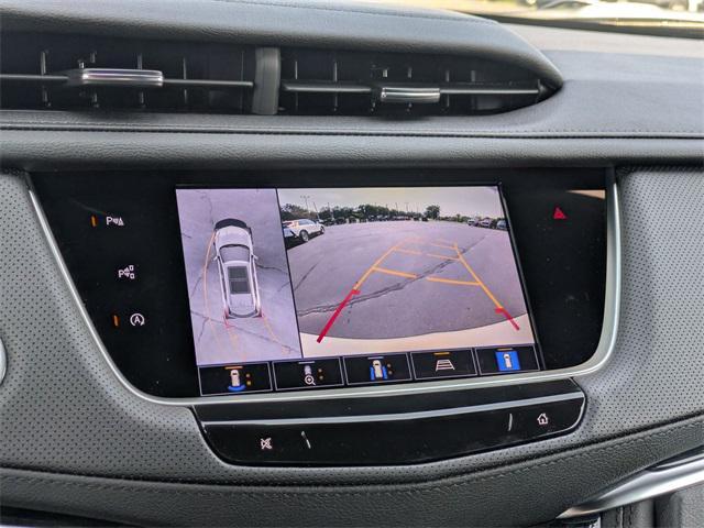 Photo of 2025 Crystal White Tricoat Cadillac XT5