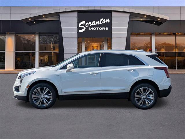 Photo of 2025 Crystal White Tricoat Cadillac XT5