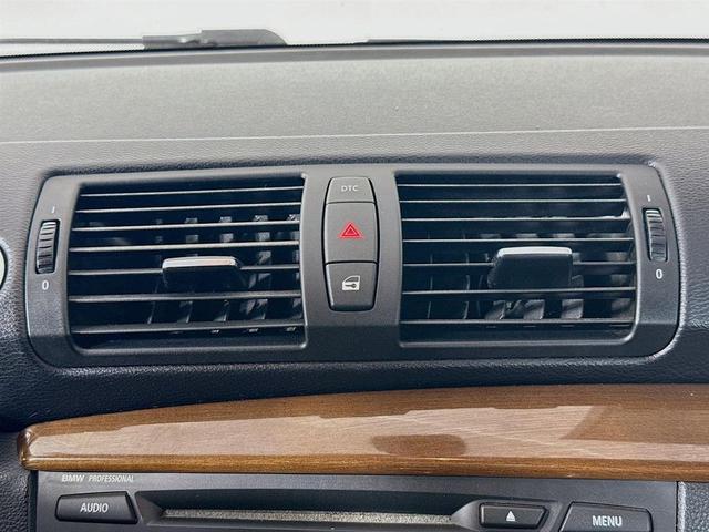 Photo of 2011 Crimson Red BMW 128