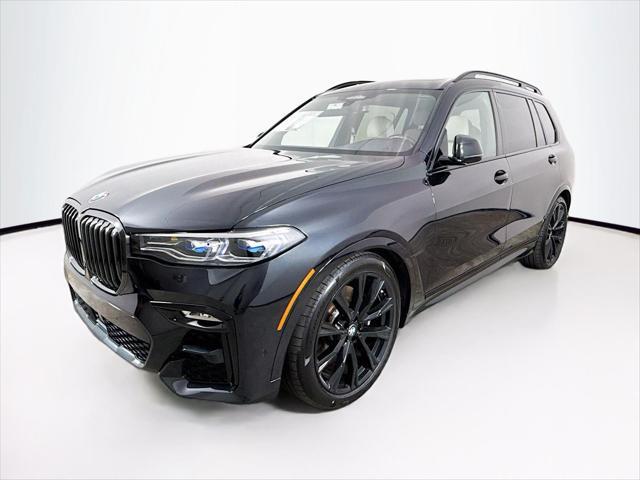 Photo of 2022 Black Sapphire Metallic BMW X7