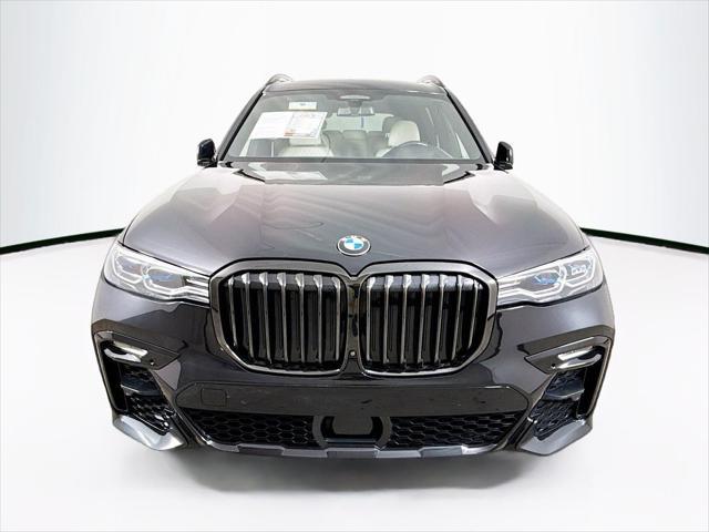 Photo of 2022 Black Sapphire Metallic BMW X7