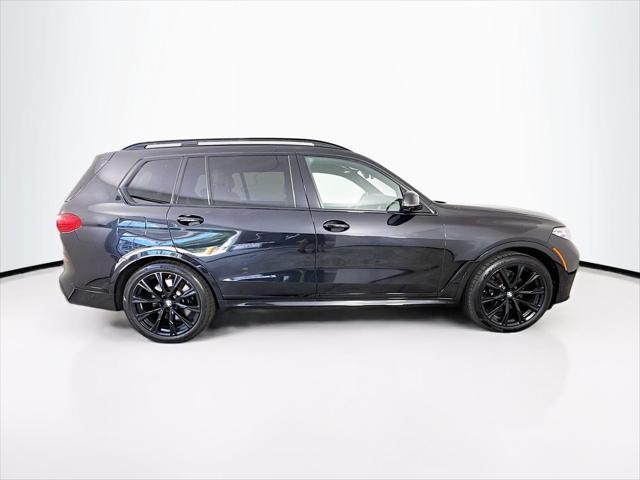 Photo of 2022 Black Sapphire Metallic BMW X7