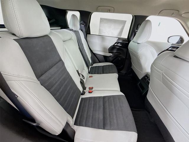Photo of 2025 Black Diamond Mitsubishi Outlander