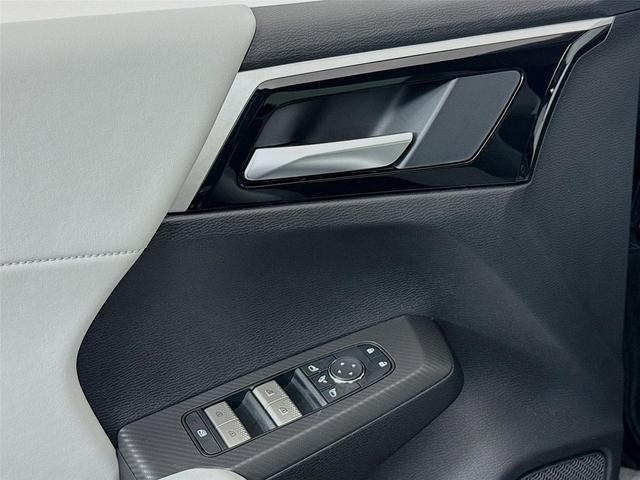 Photo of 2025 Black Diamond Mitsubishi Outlander