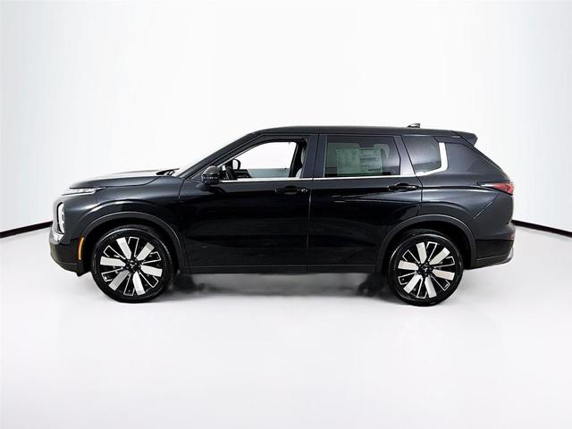 Photo of 2025 Black Diamond Mitsubishi Outlander