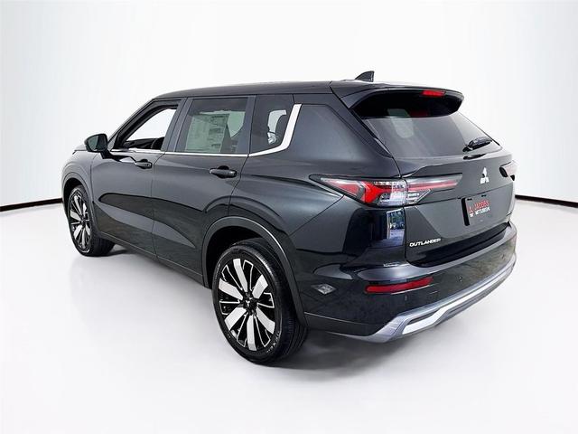 Photo of 2025 Black Diamond Mitsubishi Outlander