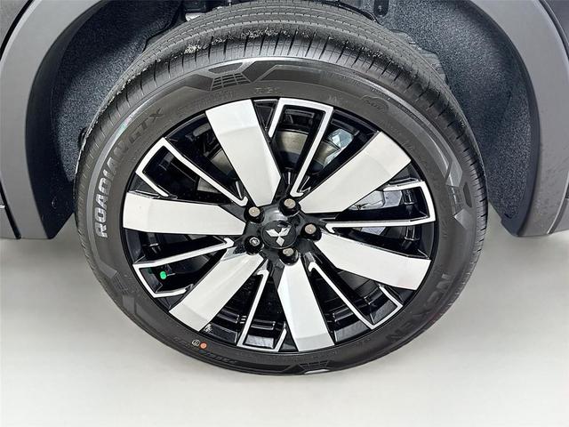 Photo of 2025 Black Diamond Mitsubishi Outlander