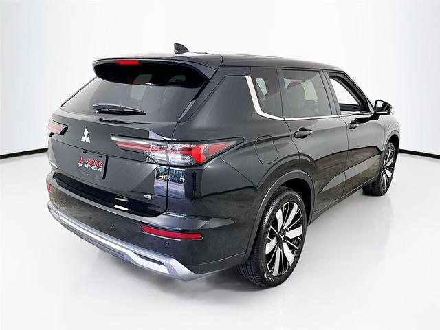 Photo of 2025 Black Diamond Mitsubishi Outlander
