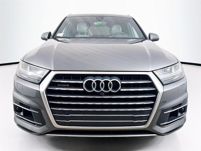Photo of 2018 Graphite Gray Metallic Audi Q7