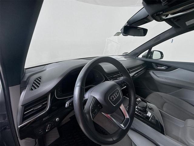 Photo of 2018 Graphite Gray Metallic Audi Q7
