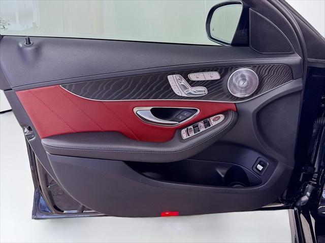 Photo of 2015 BLlack Mercedes-Benz C-Class
