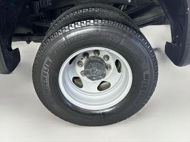 Photo of 2023 Onyx Black GMC Sierra 3500
