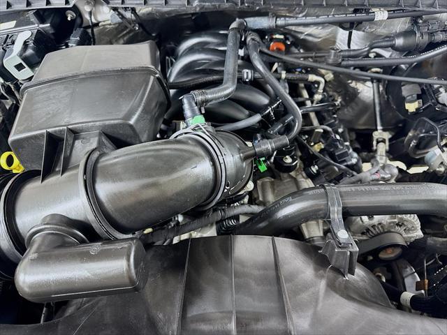 Photo of 2023 Oxford White Ford F-250