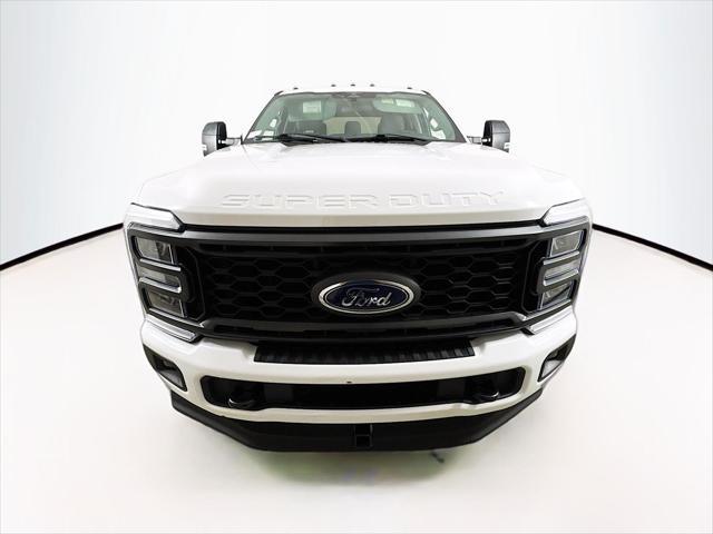 Photo of 2023 Oxford White Ford F-250
